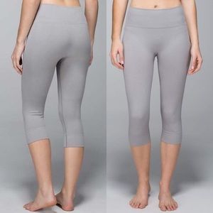 Lululemon Seamlessly Street Crop (Size 4)
